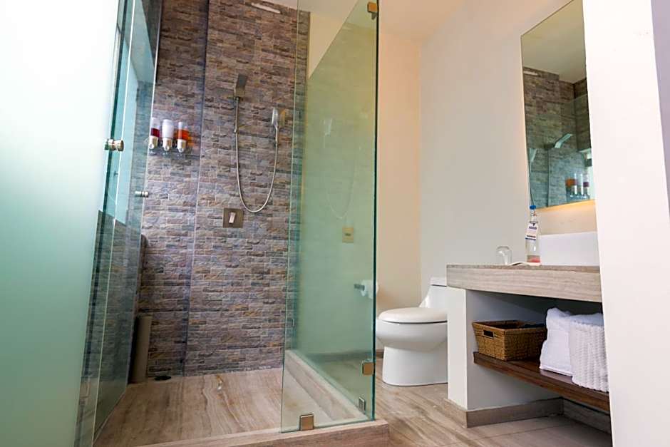 Flow Condesa - Adults Only