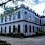 R Bed & Breakfast