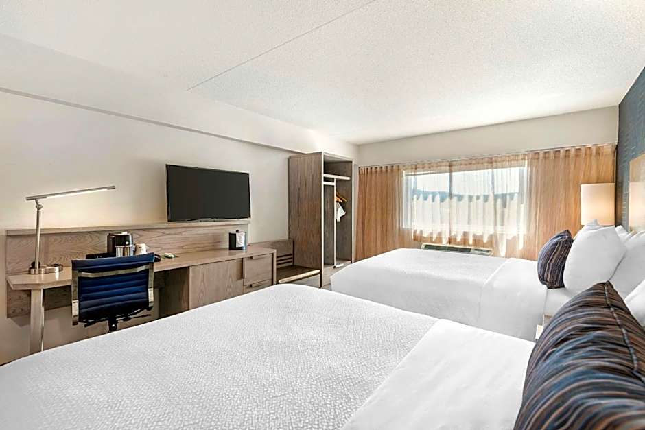 Best Western Plus Landmark Inn