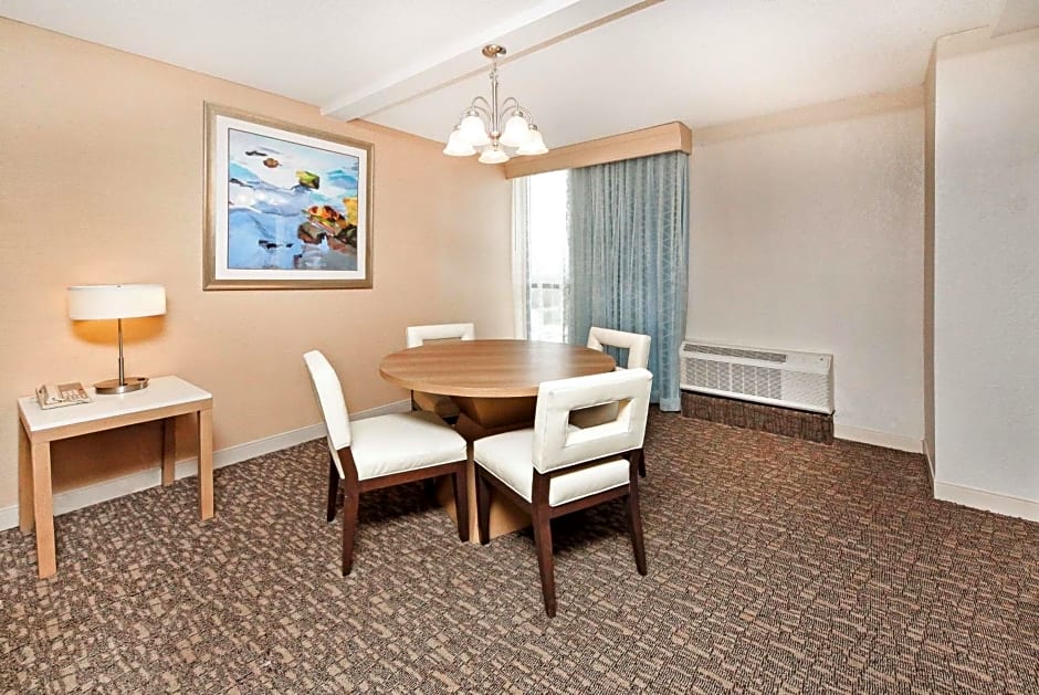 DoubleTree by Hilton Virginia Beach