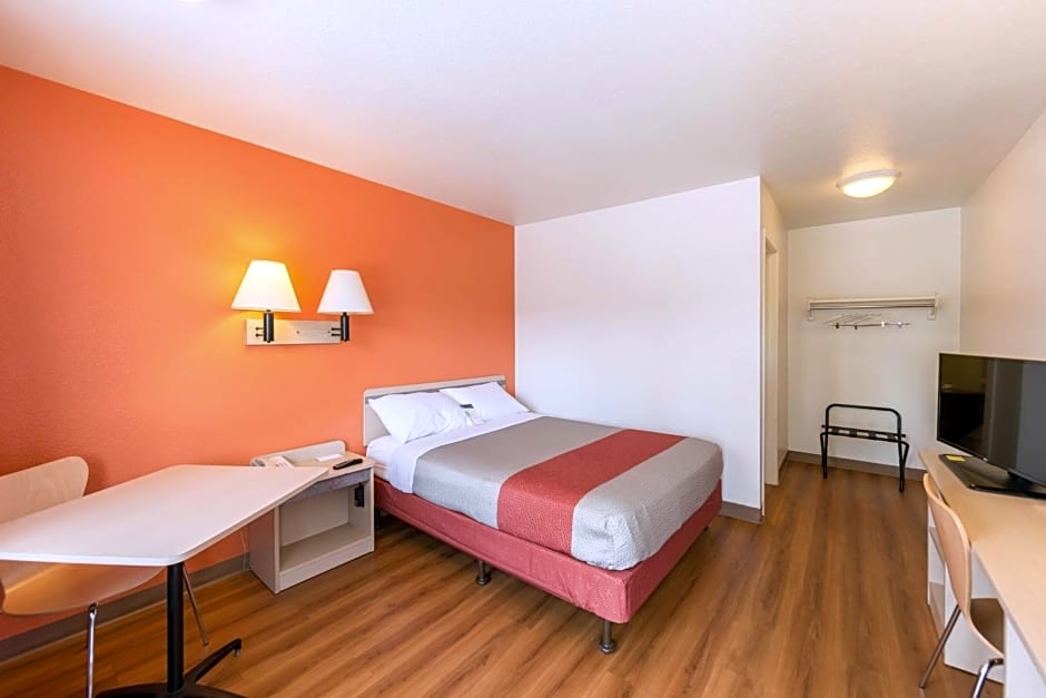 Motel 6-Klamath Falls, OR