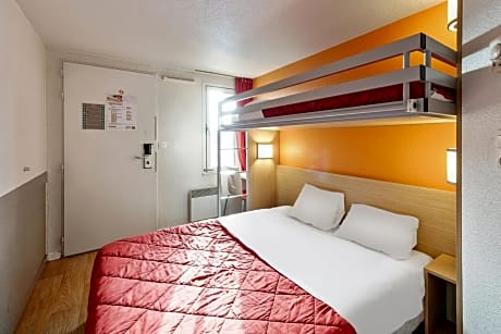 Triple Room (1 Double Bed + 1 Single Bed)