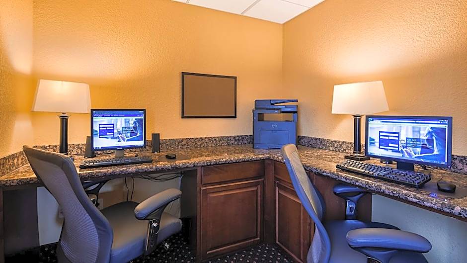 Best Western Plus Parkway Hotel