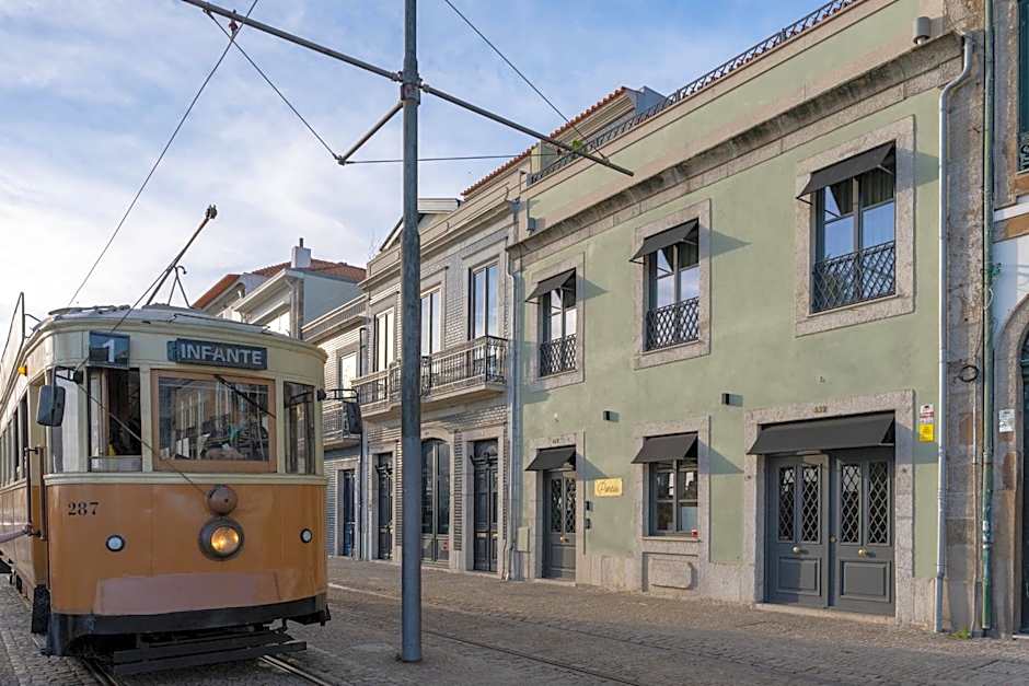 Portie Deluxe Suites by DA'HOME