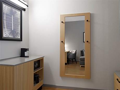 Queen Room with Two Queen Beds and Sofa Bed - High Floor