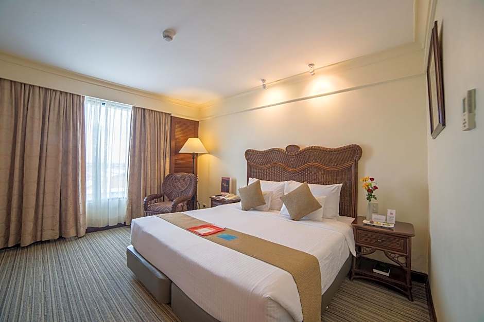 Photo 1 of 1 of Superior 1 King Bed