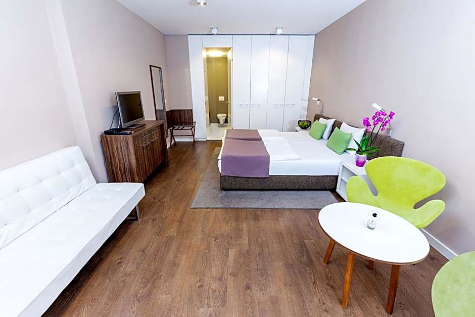 Adresa Suites