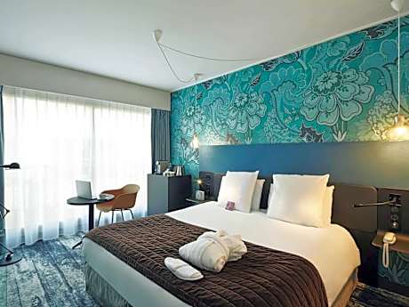 Privilege Room with large bed - nonsmoking