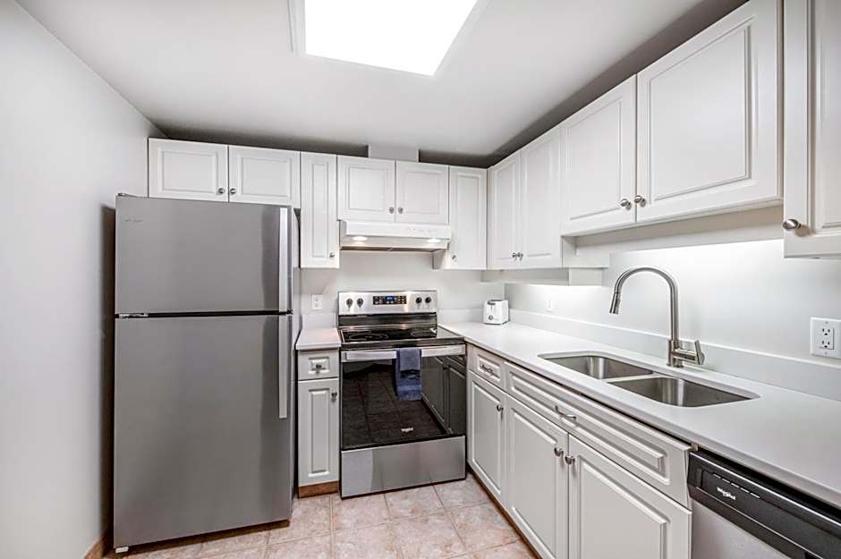 Victoria Regent Waterfront Hotel & Suites