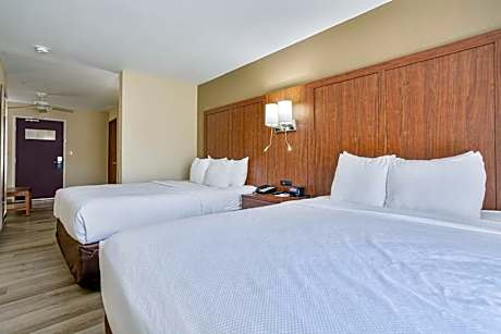 Queen Suite with Two Queen Beds - Non-Smoking