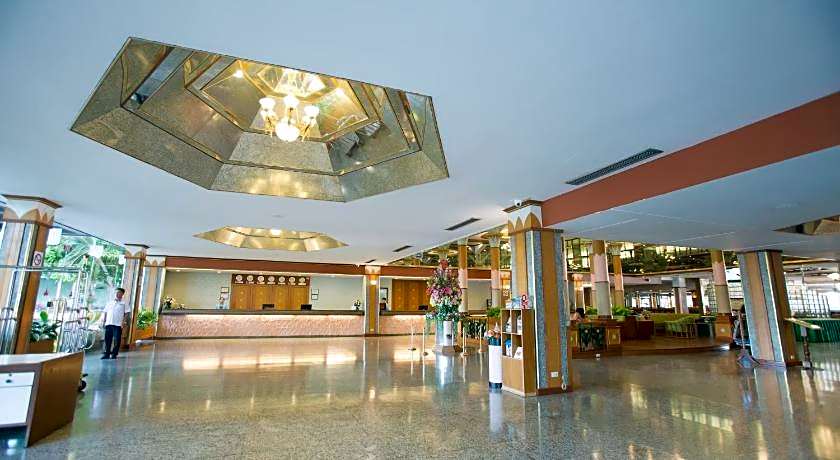 Asia Pattaya Hotel (SHA Extra Plus)