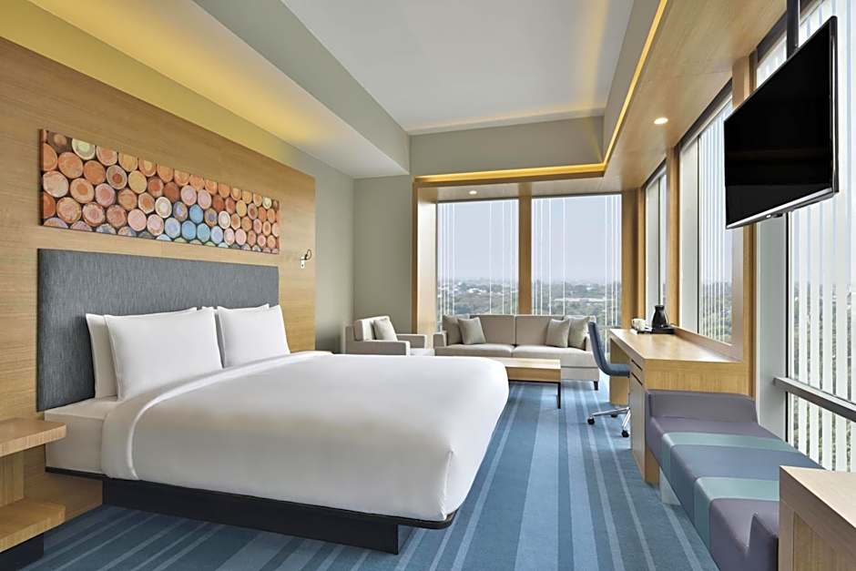 Photo 1 of 4 of Studio 1 King Bed, City View