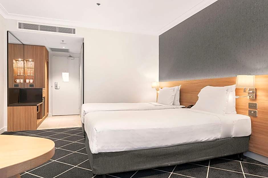 Furama Darling Harbour