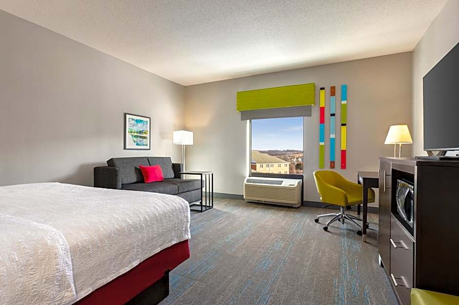 Hampton Inn By Hilton And Suites York South