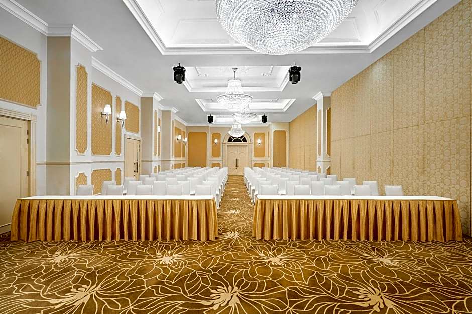 Four Points by Sheraton Lang Son