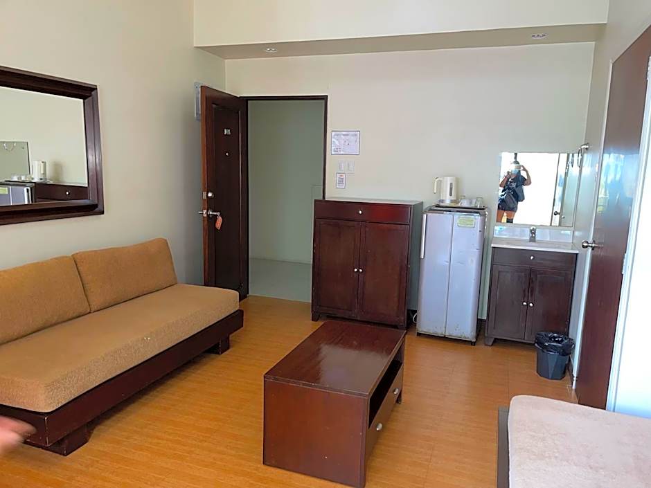 3 Pax Charming Foggy Cold Breeze, Cozy Gardenville Hotel