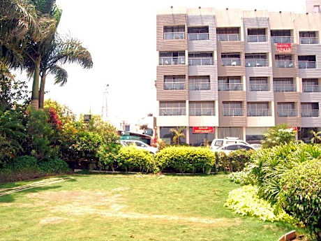 Hotel Apaar with Sea Face Garden Restaurant
