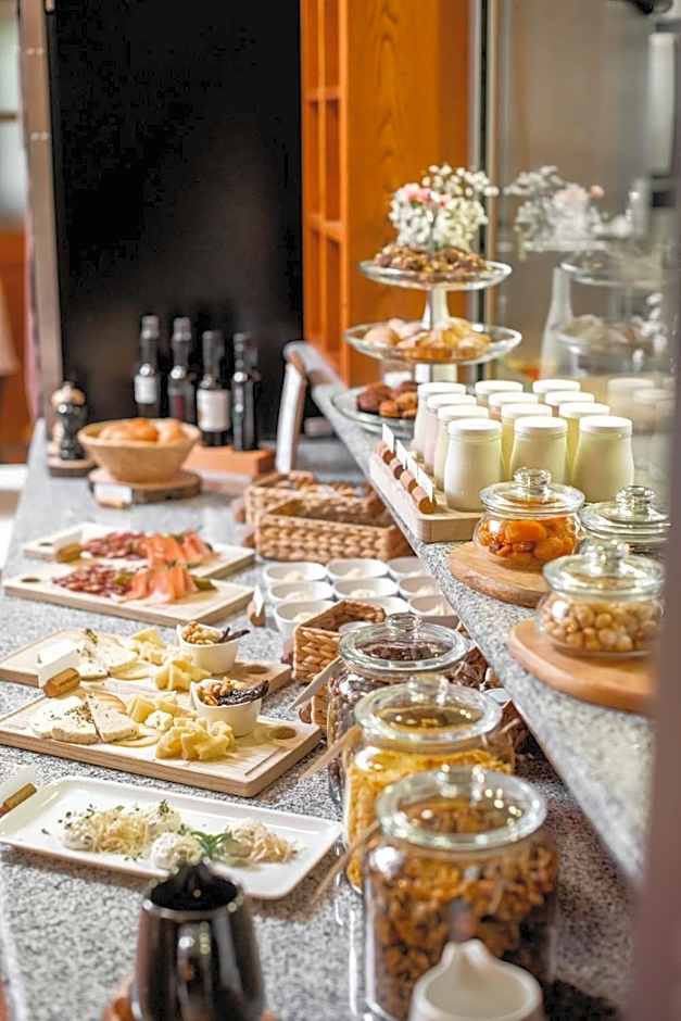 Hotel Dvor Jezersek Brnik