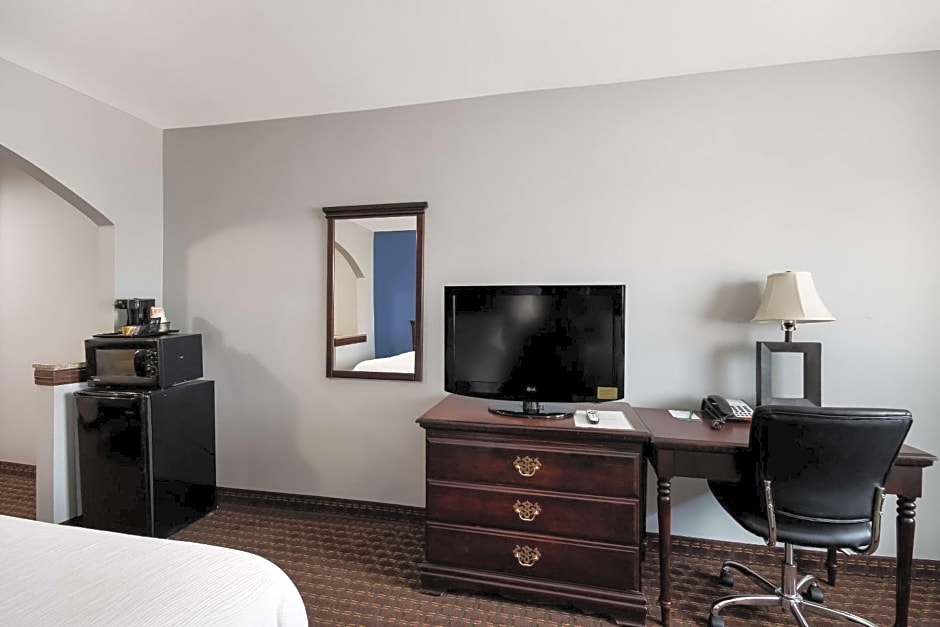 Quality Inn & Suites Oklahoma City North