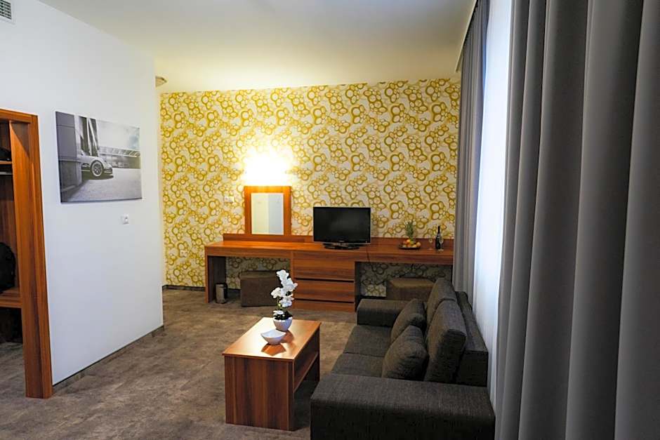 Photo 1 of 8 of Deluxe 1 Extra Bed