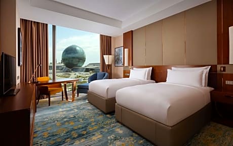Executive Twin Room with Expo View