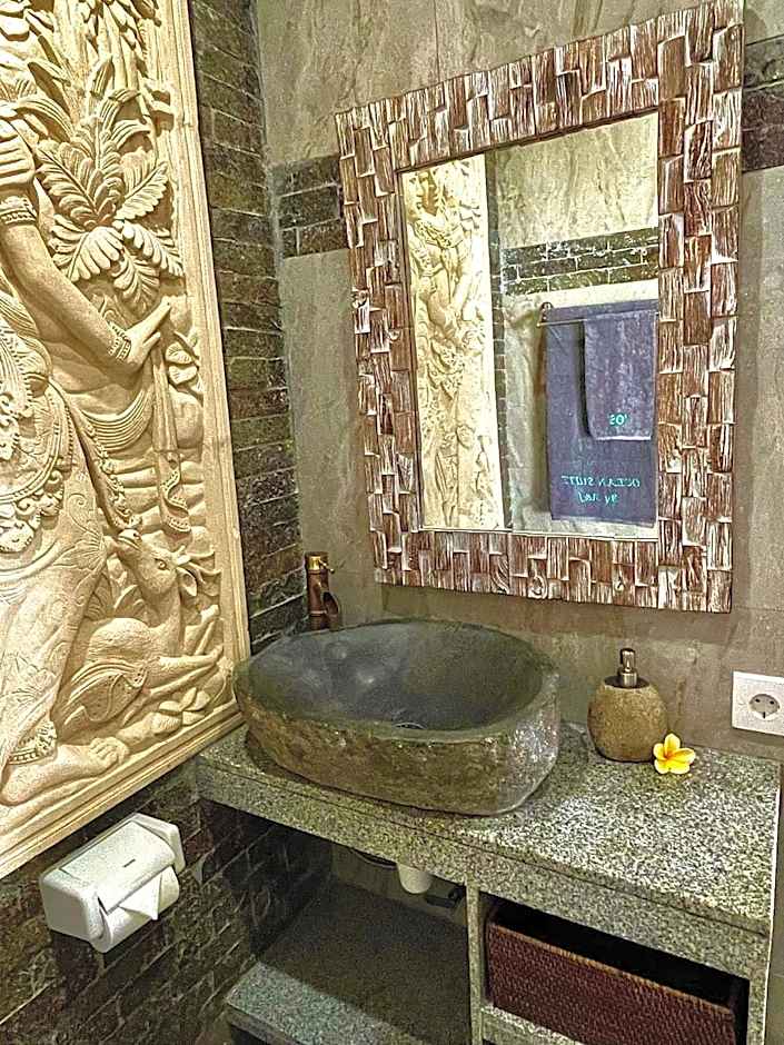 Ocean Suite By A&J - Exceptional Beachfront Apartment - Candidasa