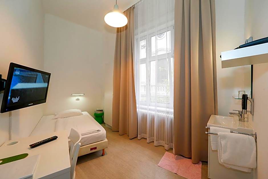 Timeout City Hotel, 5 min to city center, Self Check In