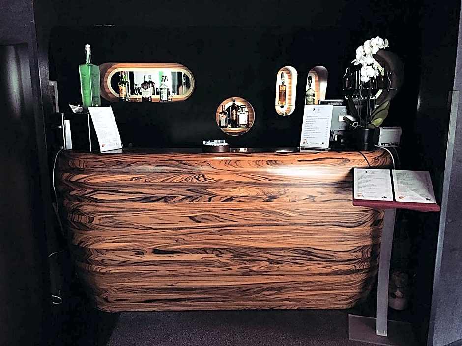 Black Hotel