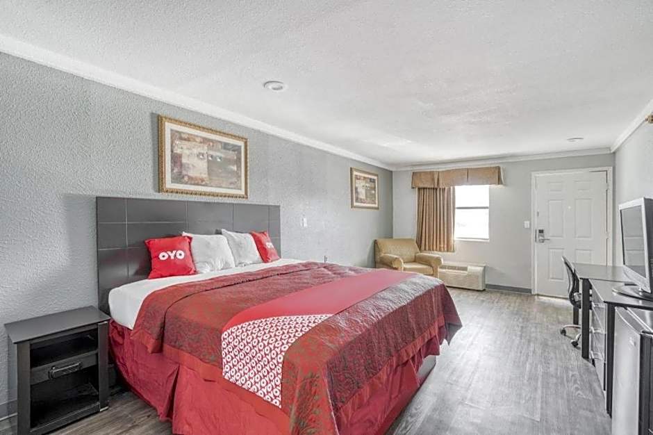 OYO Hotel Pineville LA Hwy 165