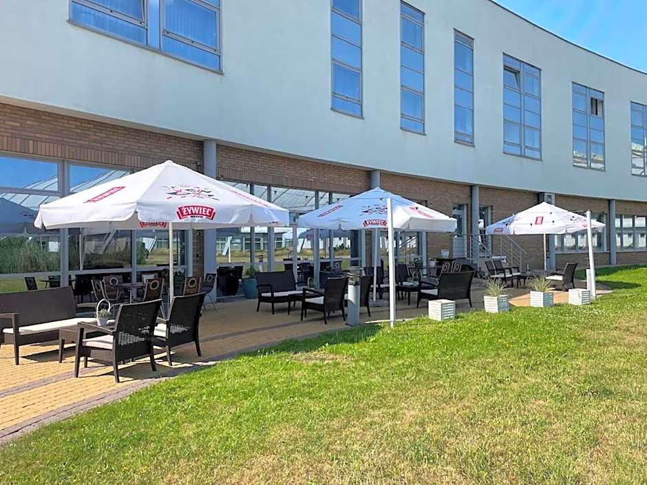 Hotel Victor Pruszkow DeSilva