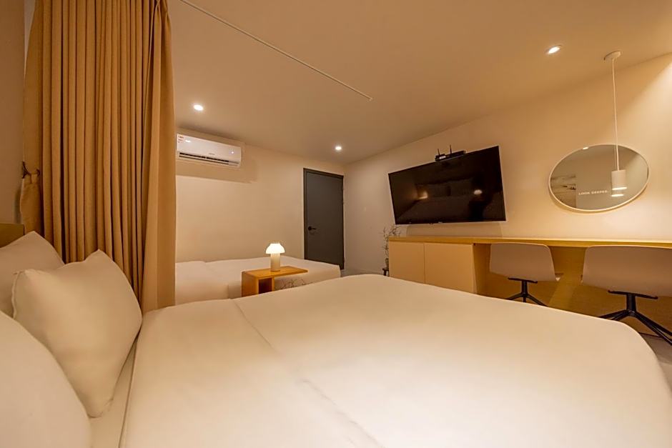 Nomad Aank Hotel Gumi