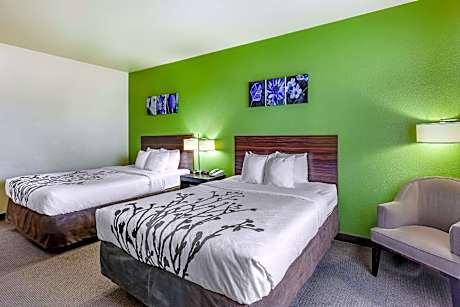 2 Queen Beds, Suite, Nonsmoking