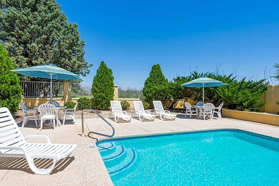 Days Inn by Wyndham Deming