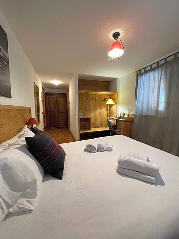 Hotel Coeur Du Village