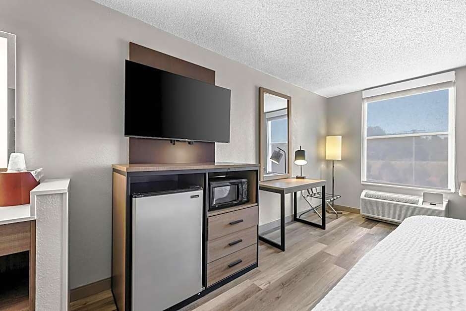 Clarion Pointe