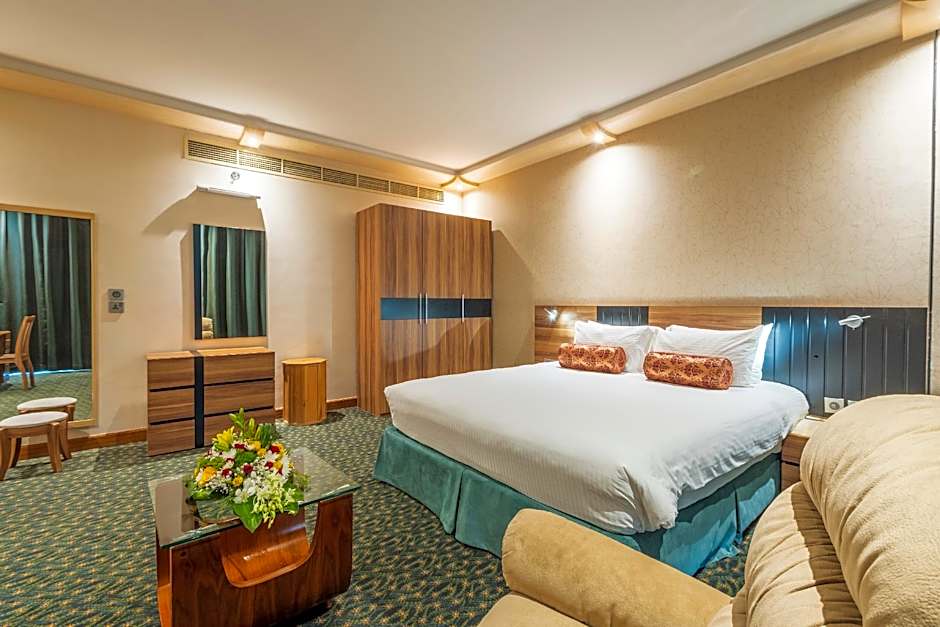 Elite Crystal Hotel