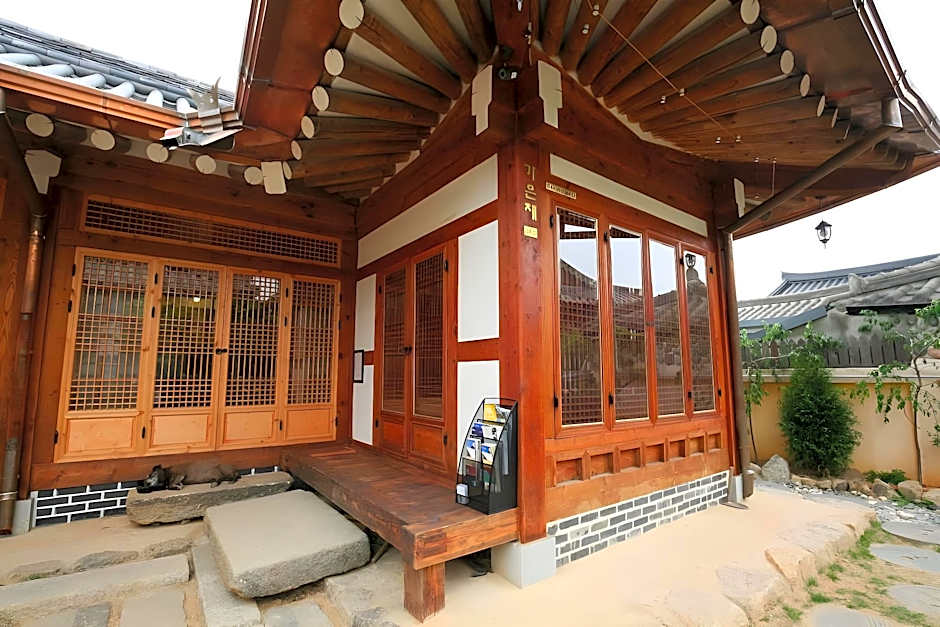 Gaeunchae Hanok Guesthouse Jeonju 2 (Korea Quality)