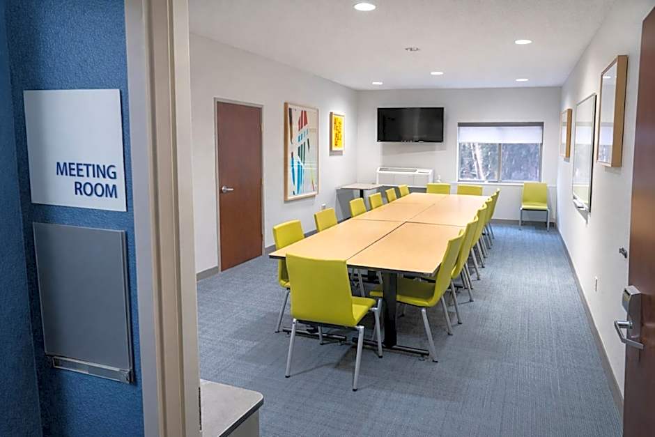 Holiday Inn Express Hotel & Suites St. Paul - Woodbury By IHG