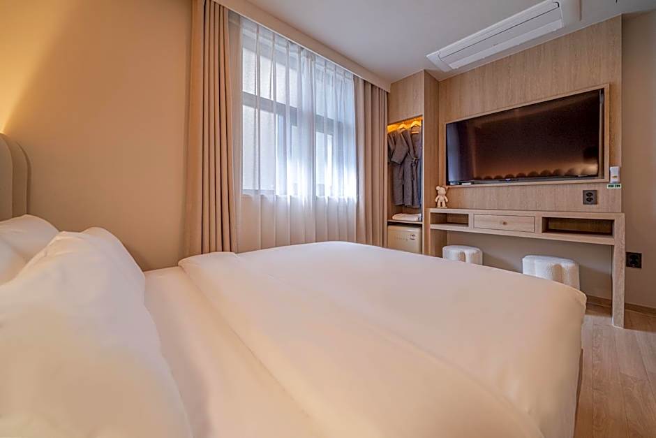 Gyeongju Poverta Hotel