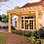 La Quinta Inn & Suites by Wyndham Atlanta Ballpark/Galleria