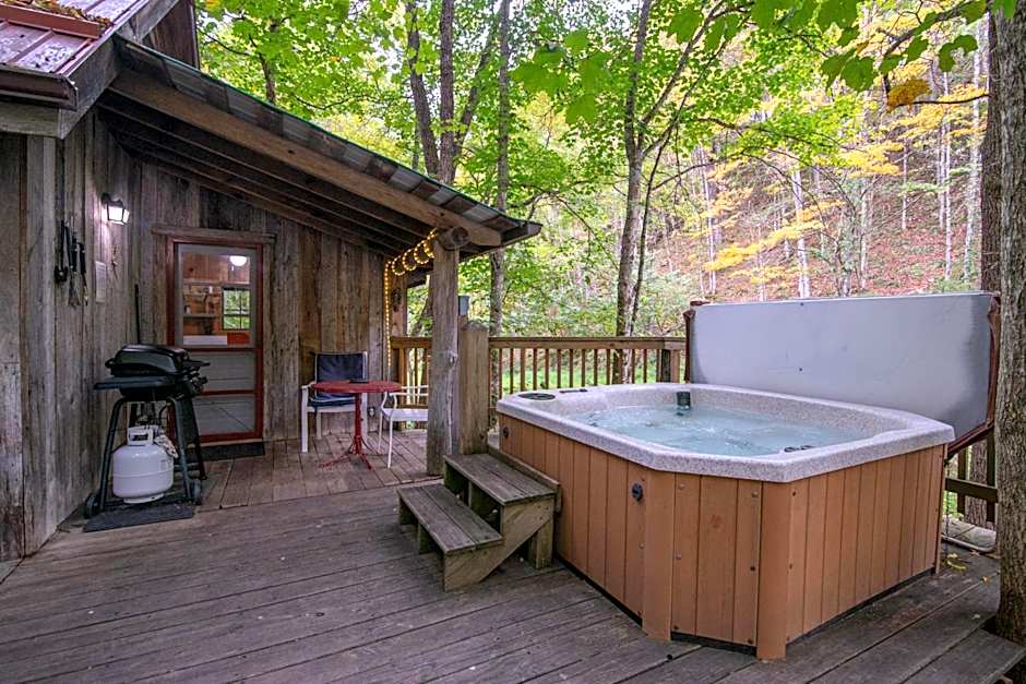 Moore House Inn & Cabins