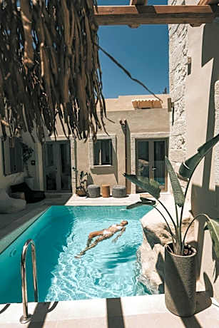Manili Boutique Suites & Villas