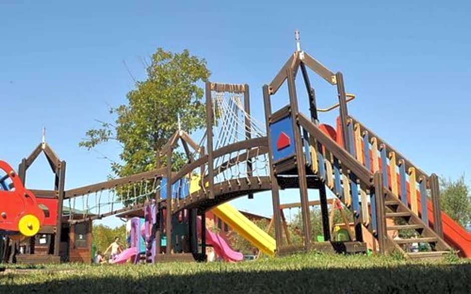 The Garda Village - Near Spiaggia Brema