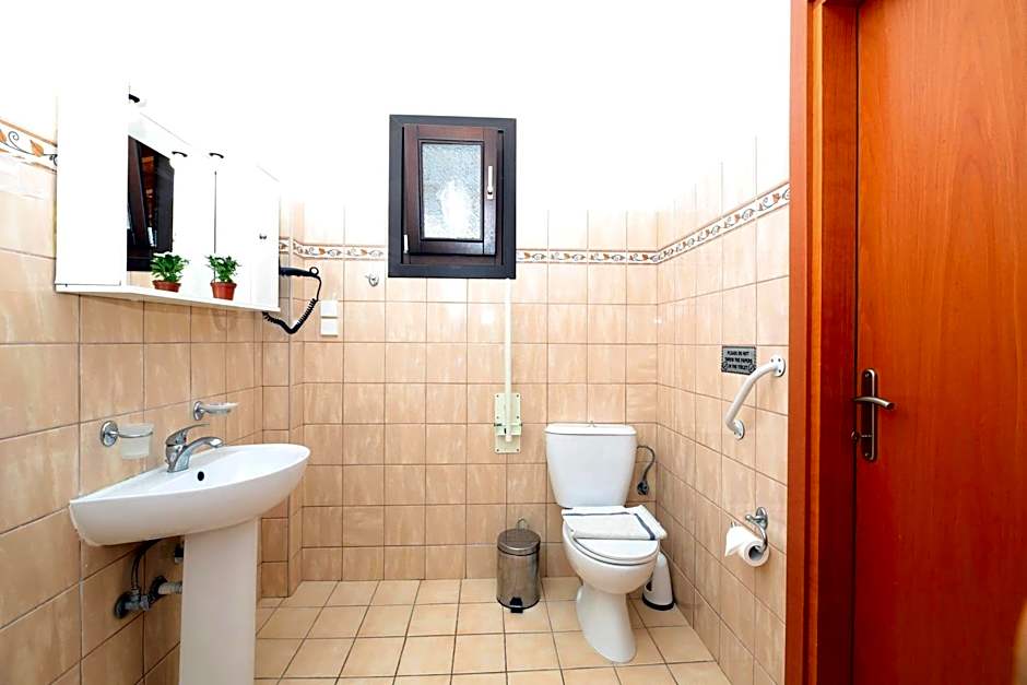 Palirria Hotel & Studios