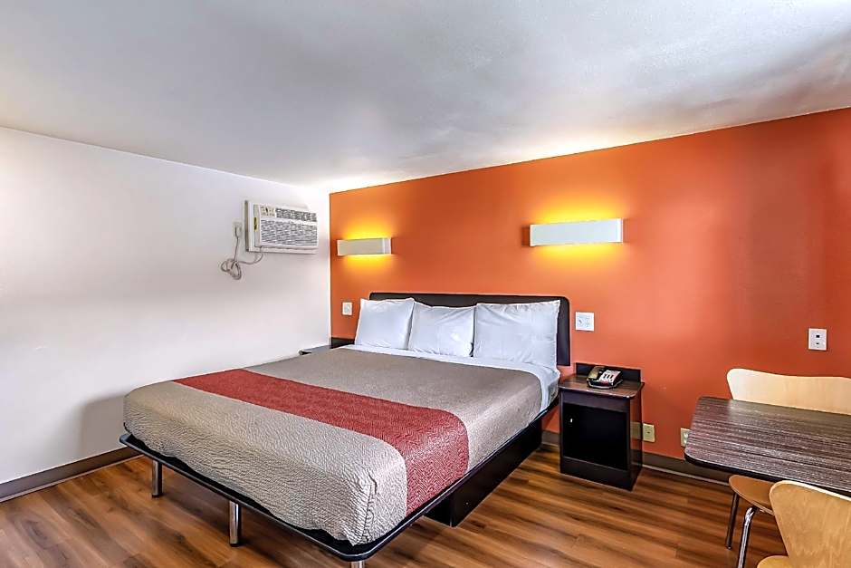 Motel 6 Elizabeth NJ Newark Liberty Intl Airport