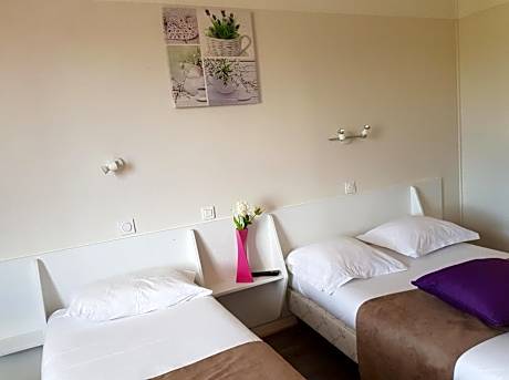 Triple Room with Bath