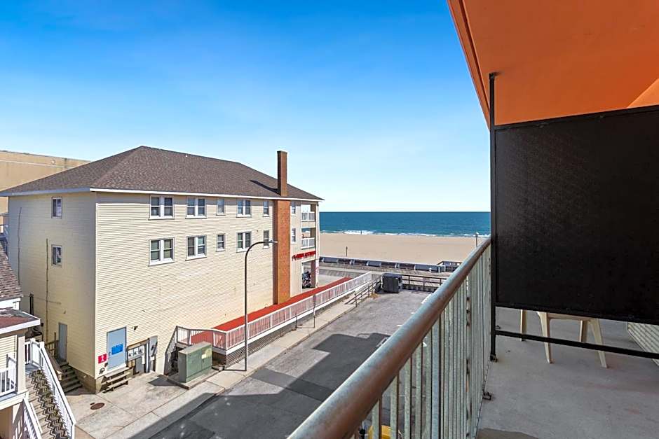 Americana Motor Inn on Boardwalk