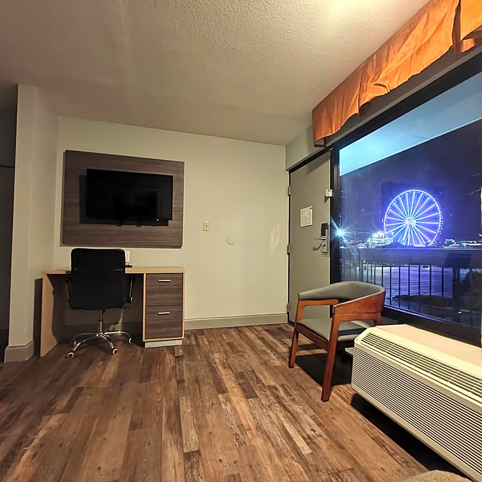 Mountain Vista Inn & Suites - Near the Island inPigeon Forge