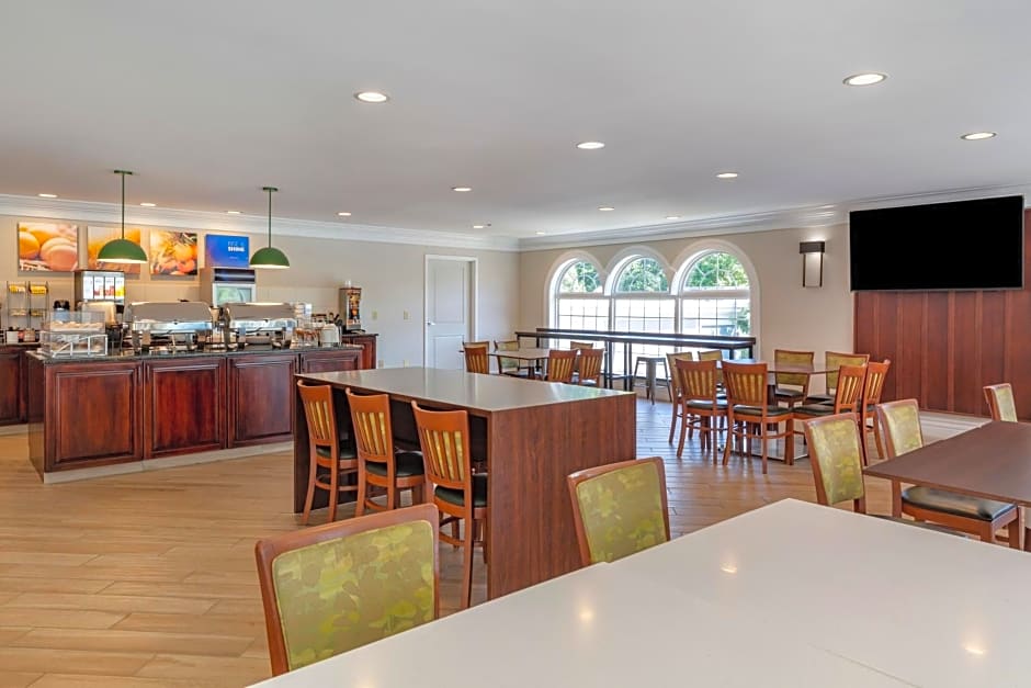 Comfort Inn & Suites East Greenbush - Albany
