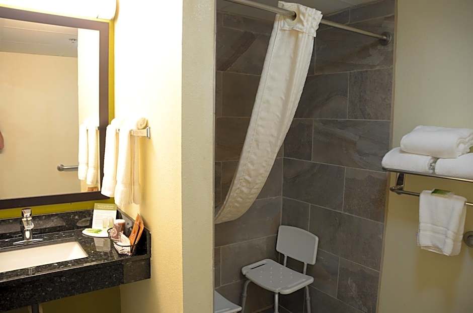 AmericInn by Wyndham West Burlington